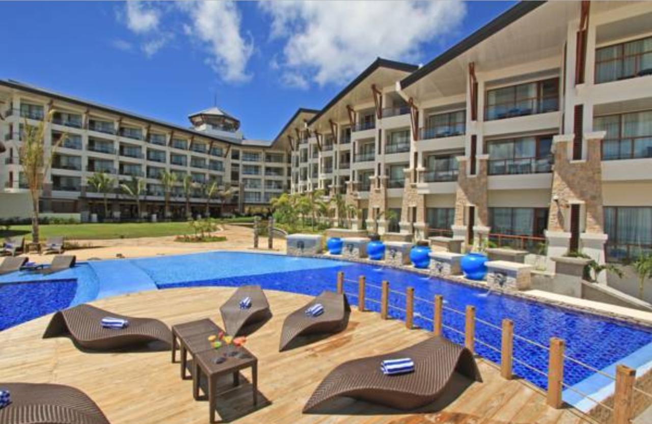 The Bellevue Resort Panglao Εξωτερικό φωτογραφία The pool at the hotel