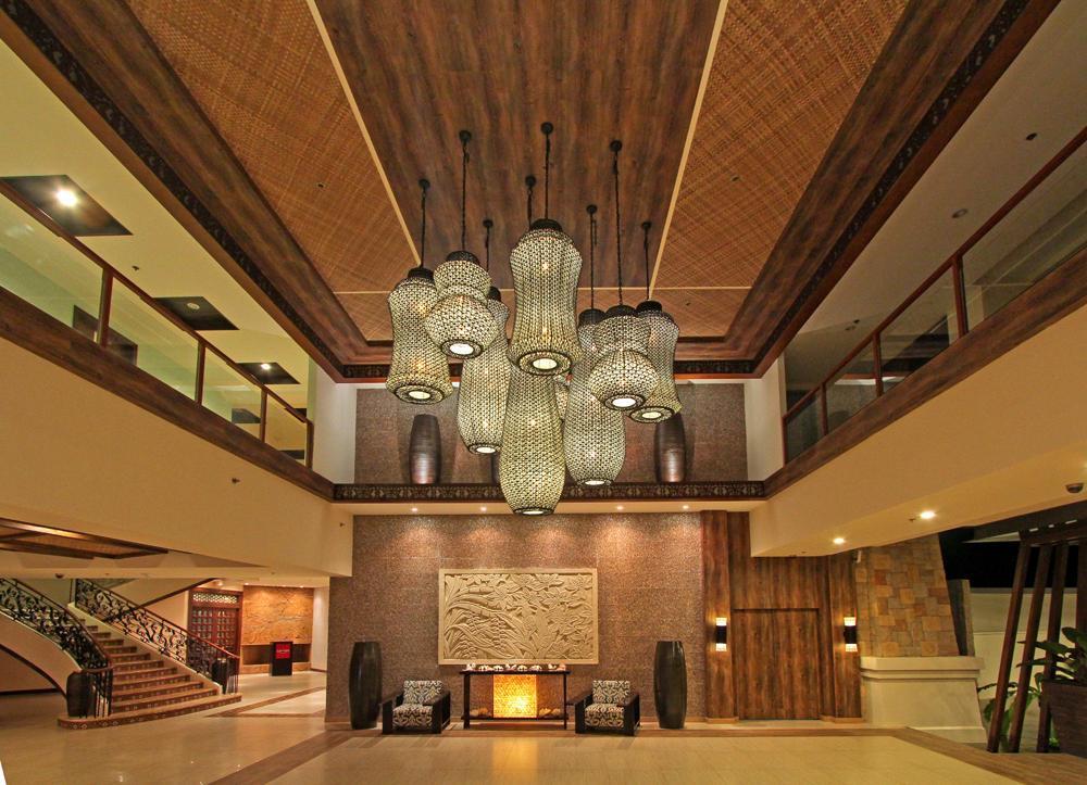 The Bellevue Resort Panglao Εξωτερικό φωτογραφία The lobby of the hotel