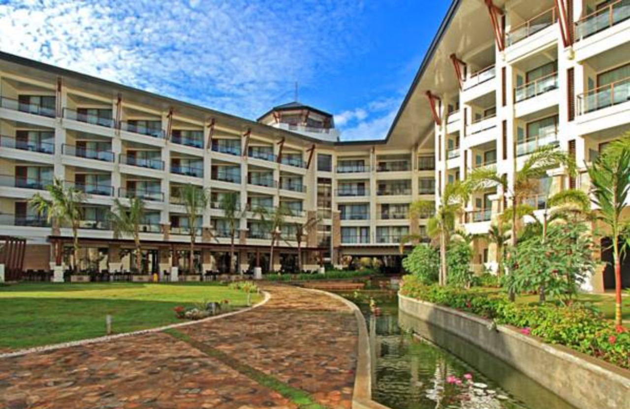 The Bellevue Resort Panglao Εξωτερικό φωτογραφία The hotel's main building